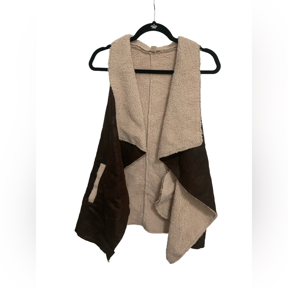 Vest - Picture 3 of 8
